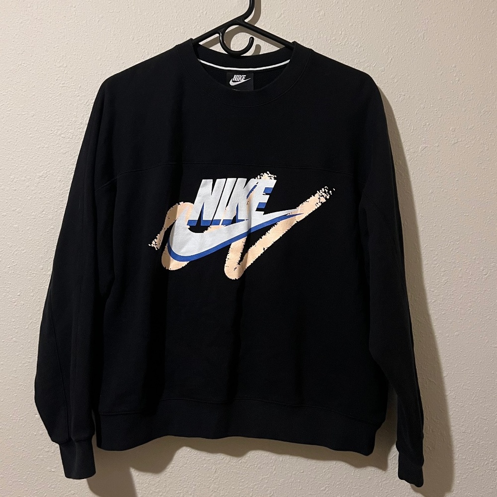 Black Nike Retro Crewneck Swatshirt